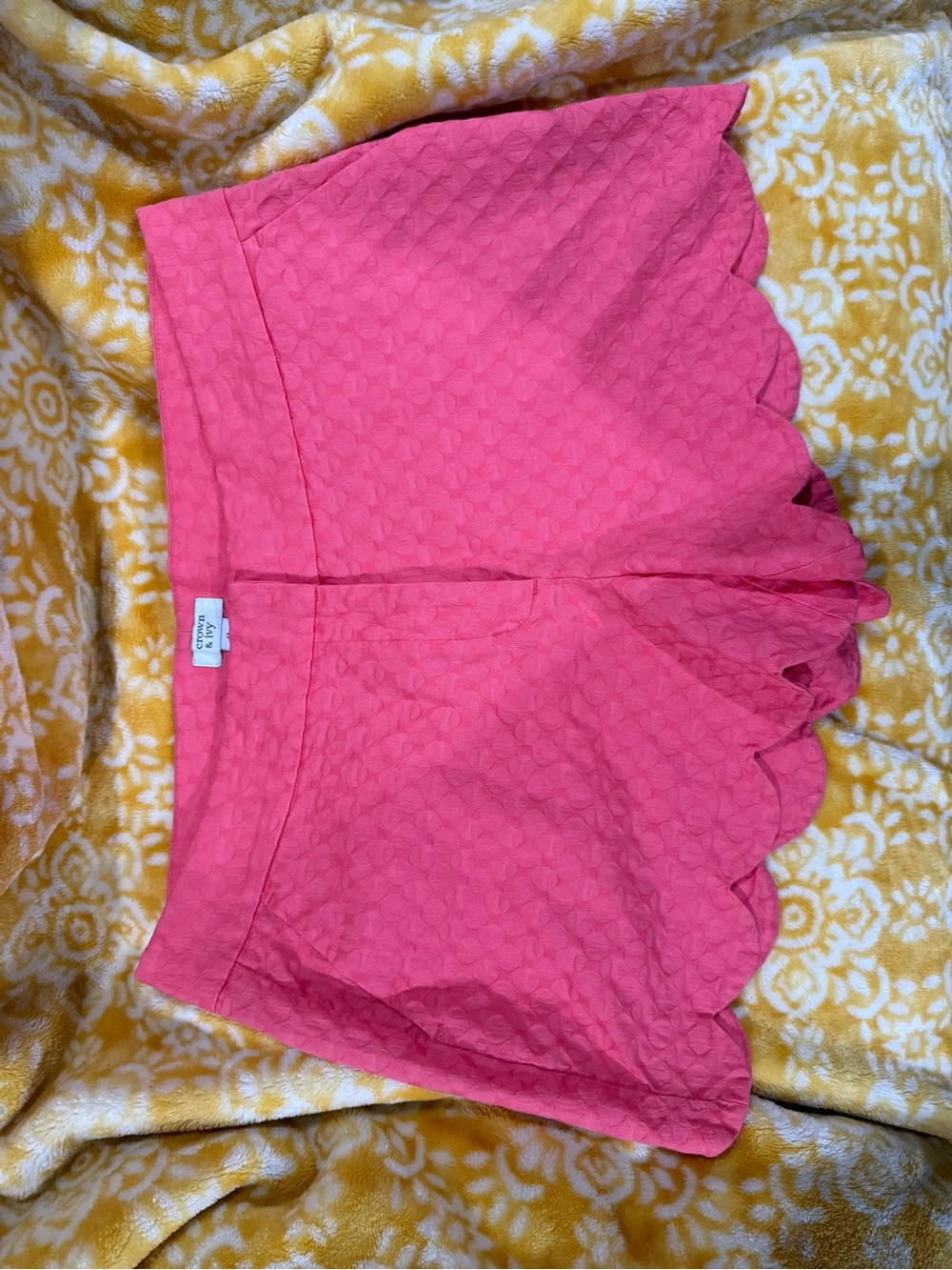 crown & ivy Coral Scalloped Hem Skort